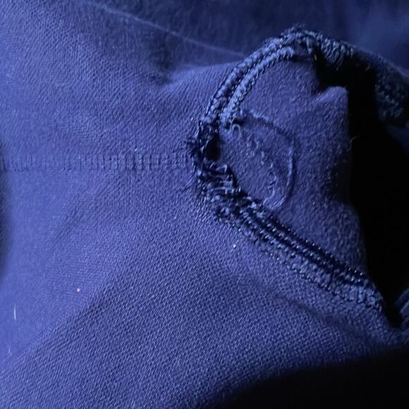 Lululemon Ebb to Street crop pant Navy size 2 - Picture 4 of 5